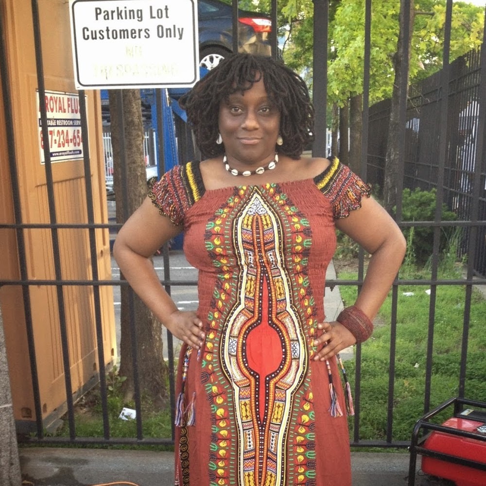Meet your Posher, Yahlaina